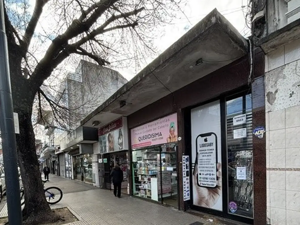 Foto de LOCAL/DEPOSITO 2X19m2 ZONA COMERCIAL LINIERS, imagen 2