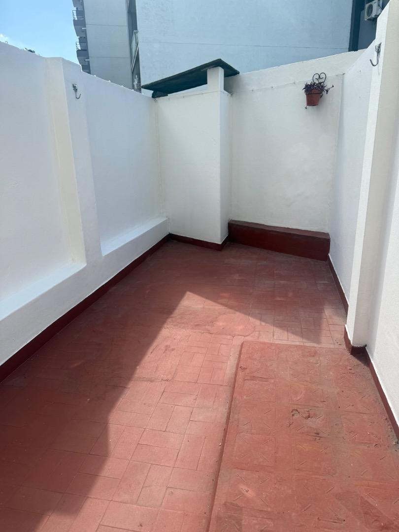 Foto de Departamento Frente a Estación con Patio, imagen 3