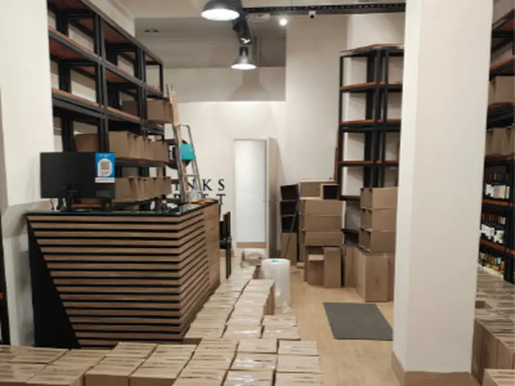 Foto de Local comercial en Recoleta de 130 m2 en excelente estado con sótano, imagen 1