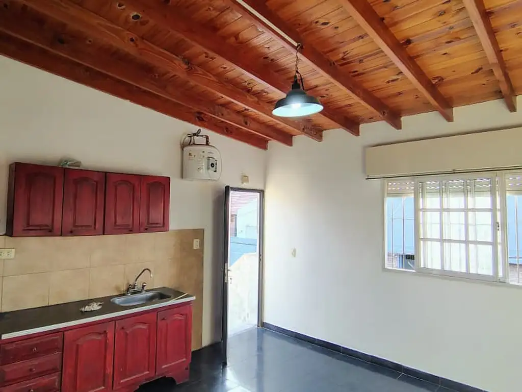 Foto de DEPARTAMENTO 2 AMBIENTES BERNAL OESTE, imagen 2