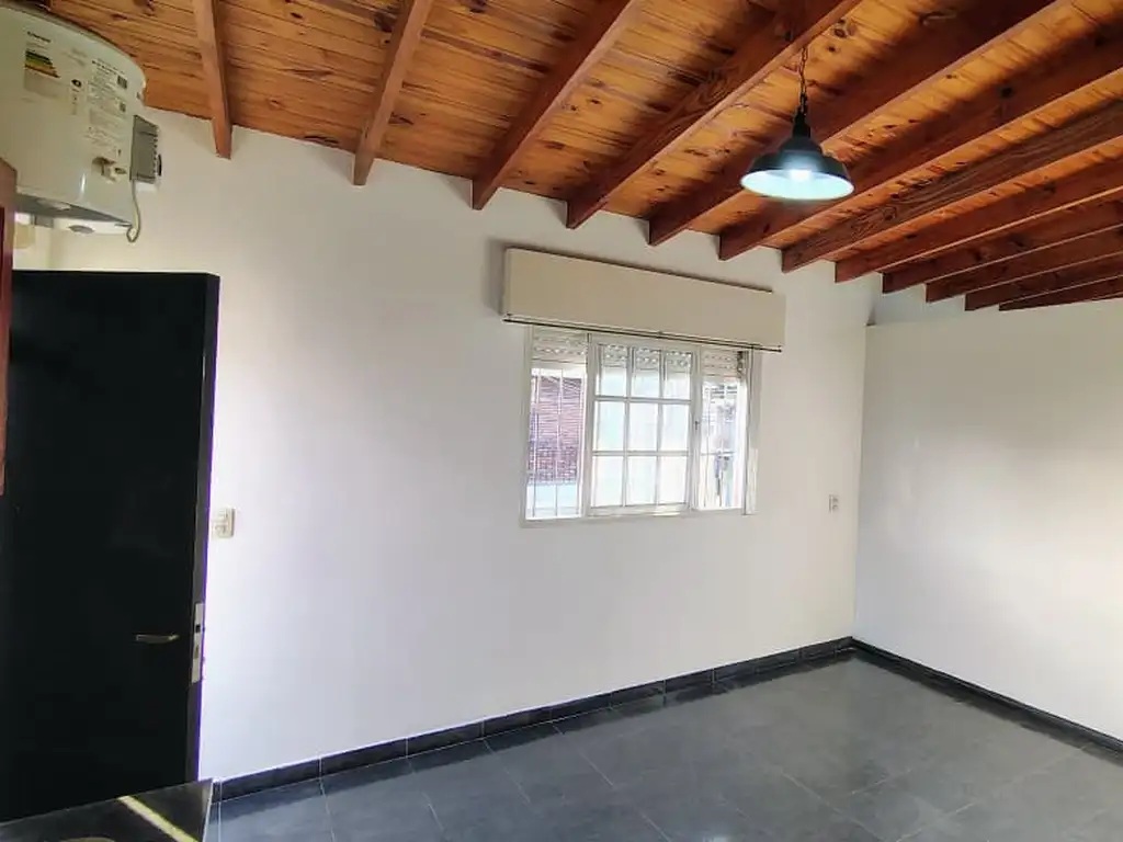 Foto de DEPARTAMENTO 2 AMBIENTES BERNAL OESTE, imagen 1