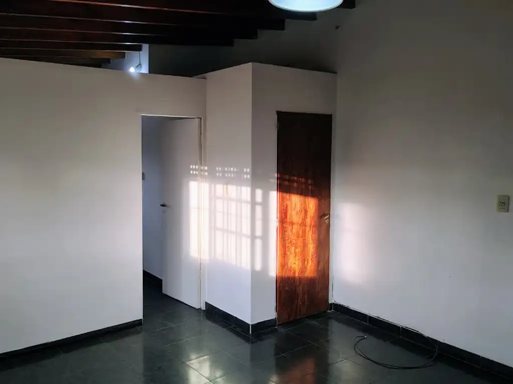 Foto de DEPARTAMENTO 2 AMBIENTES BERNAL OESTE, imagen 4
