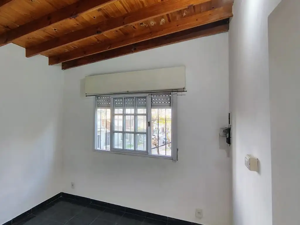 Foto de DEPARTAMENTO 2 AMBIENTES BERNAL OESTE, imagen 5