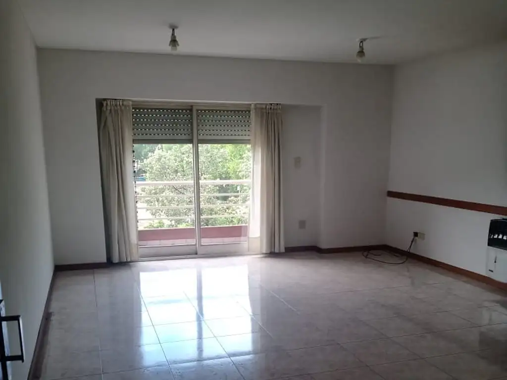 Foto de Excelente Departamento 3 amb al frente , San Martín centro., imagen 1