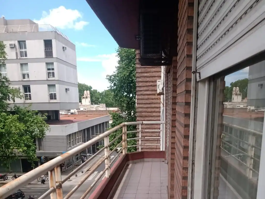 Foto de Excelente Departamento 3 amb al frente , San Martín centro., imagen 2