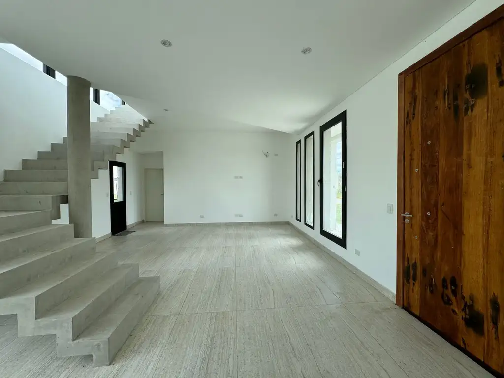 Foto de ALQUILER DE CASA ESTILO RACIONALISTA MODERNO EN SAN SEBASTIAN, imagen 2