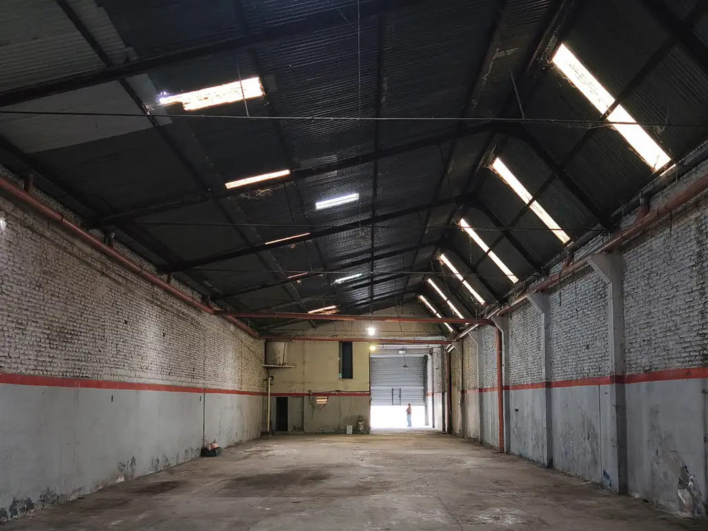 Foto de Galpón / Depósito 500 m² con ingreso para camiones – Elizalde 764/766, imagen 4