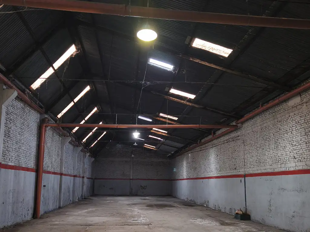 Foto de Galpón / Depósito 500 m² con ingreso para camiones – Elizalde 764/766, imagen 3