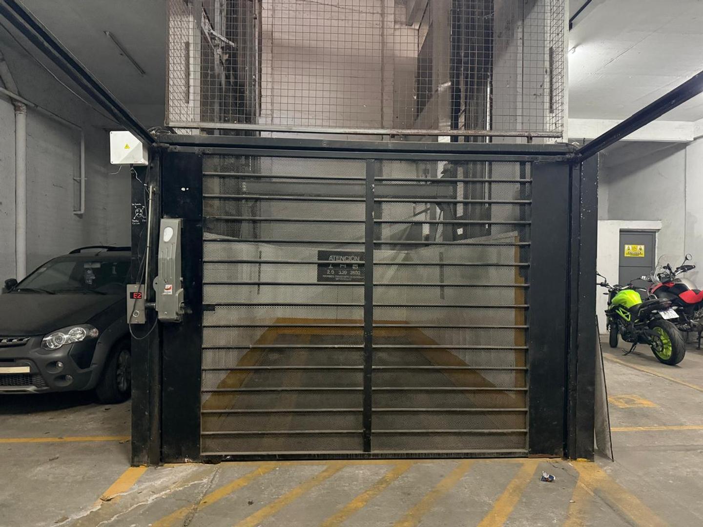 Foto de Cochera en Venta Sexto Piso Avenida Pellegrini Echesortu, imagen 2
