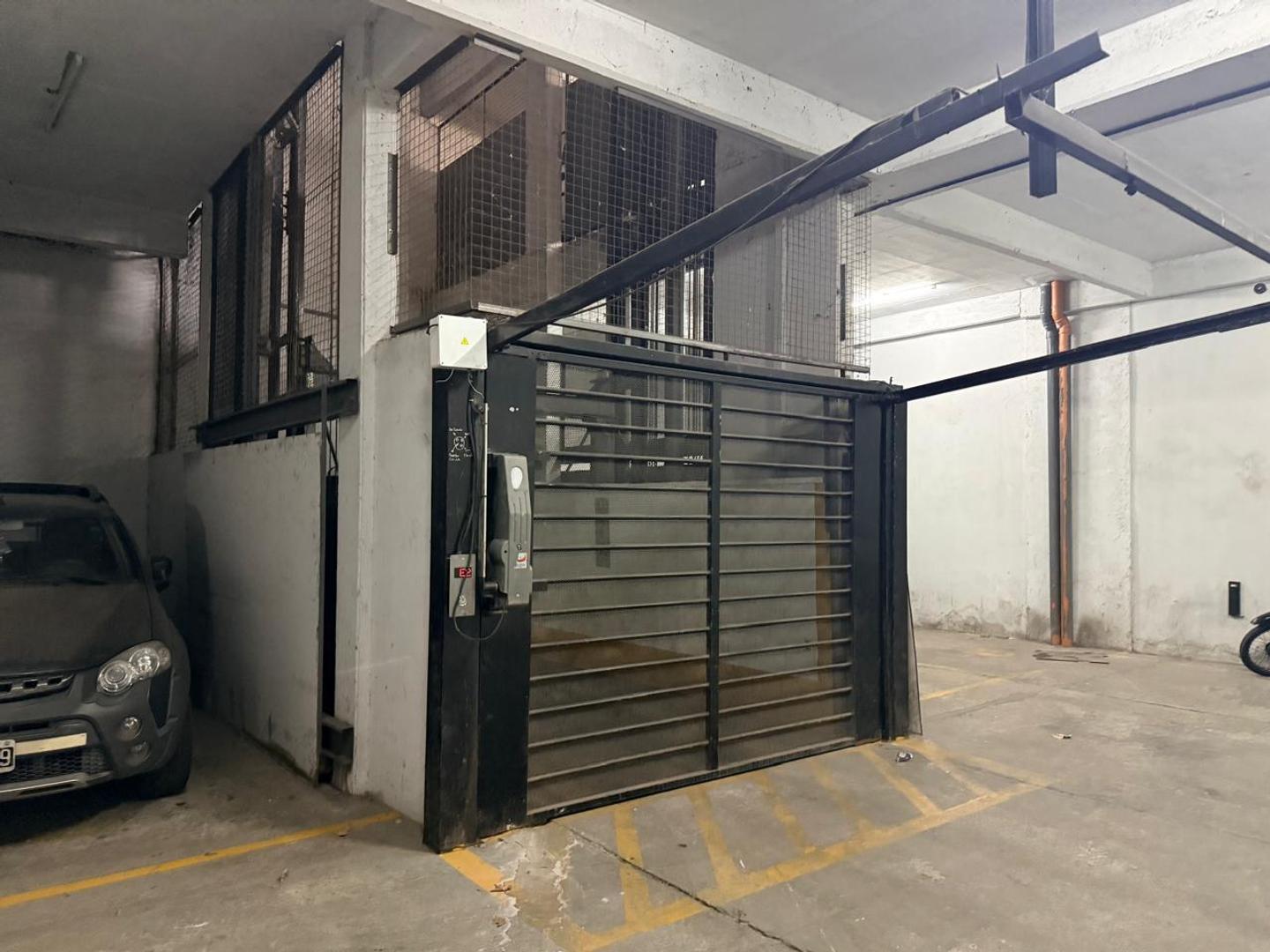 Foto de Cochera en Venta Sexto Piso Avenida Pellegrini Echesortu, imagen 1