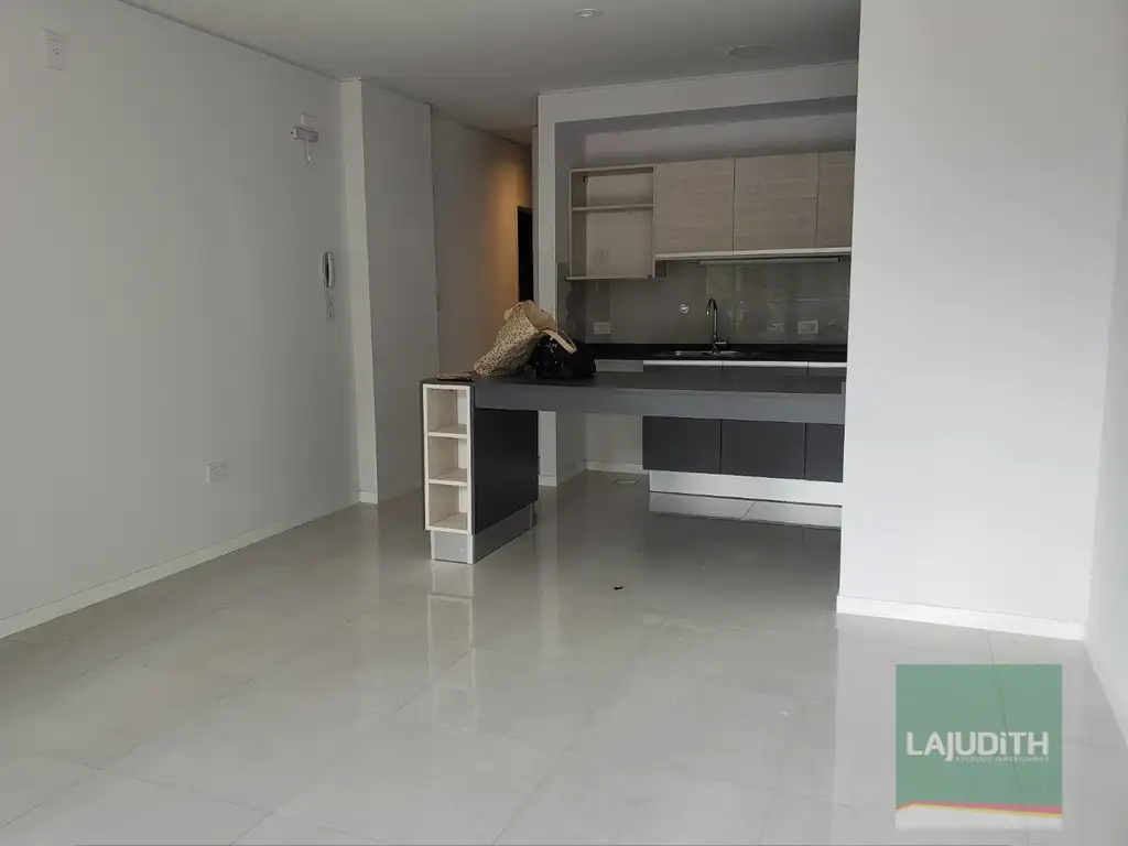 Foto de 1 dormitorio con cochera, imagen 3