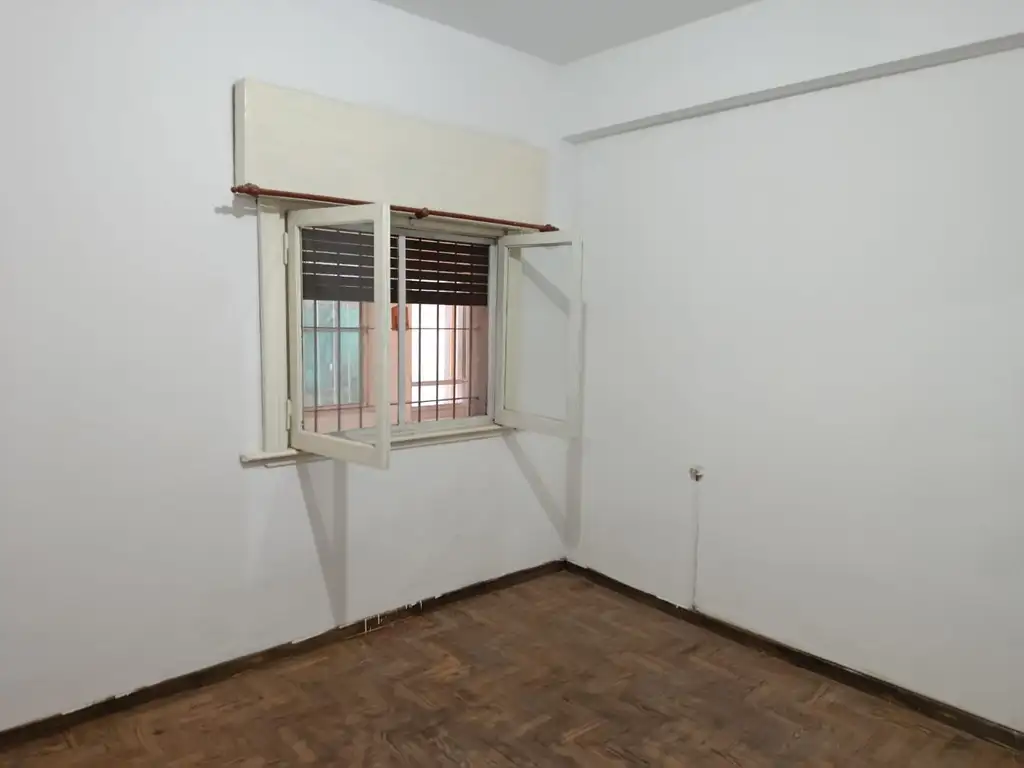 Foto de Casa 4 Ambientes en Alquiler - Castelar Sur, imagen 5