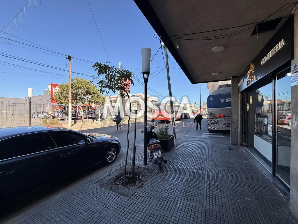 Foto de Local en alquiler pleno centro de Moreno, imagen 5