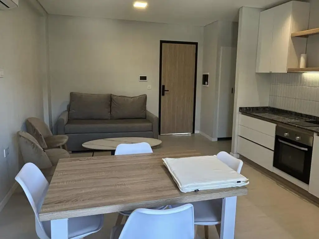 Foto de ALQUILER – DEPTO AMOBLADO DE 1 DORMITORIO EN PORTO, imagen 1