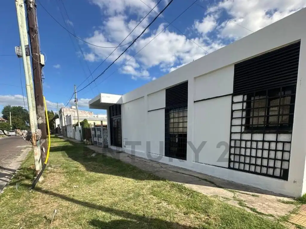 Foto de Local Comercial en Alquiler en Los Hornos, imagen 2