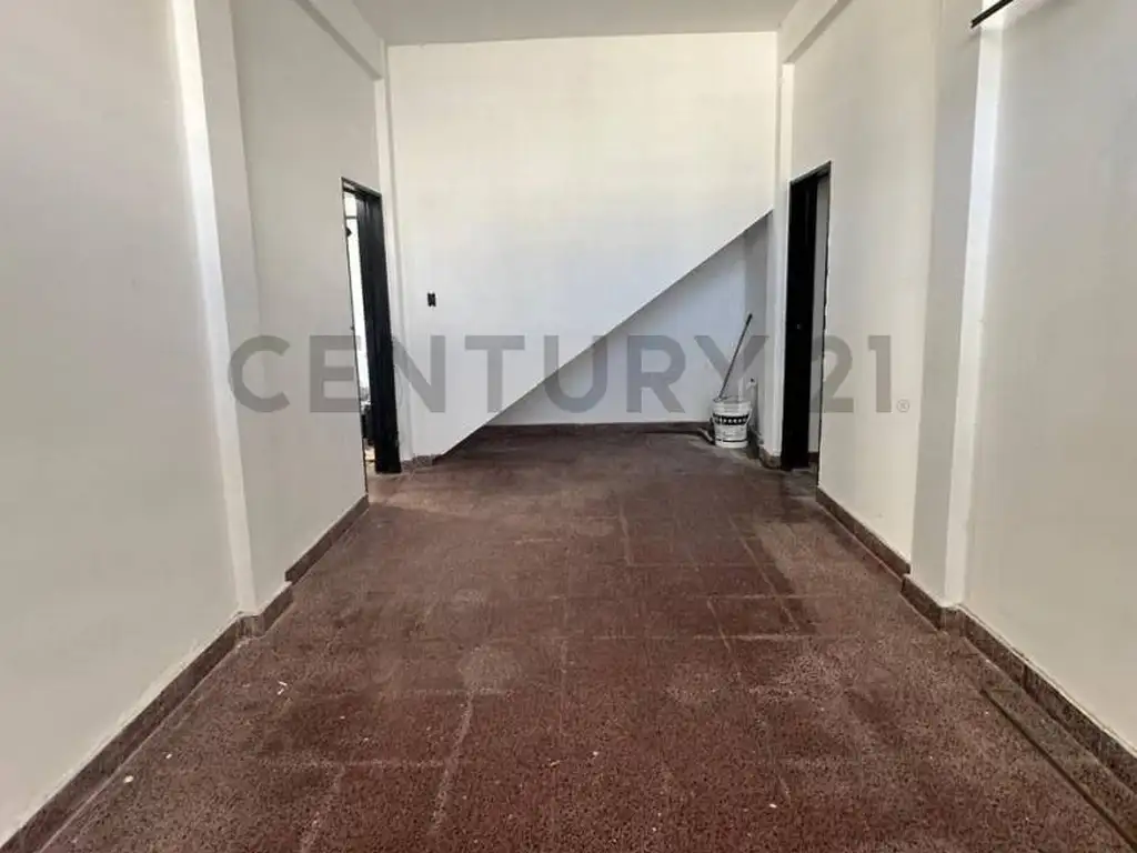 Foto de Local Comercial en Alquiler en Los Hornos, imagen 5