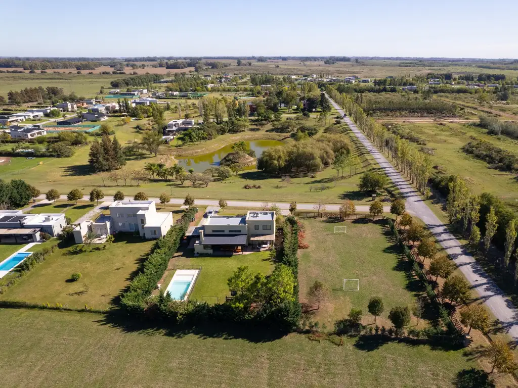 Foto de Chacras de La Reserva. Lote con escritura., imagen 2