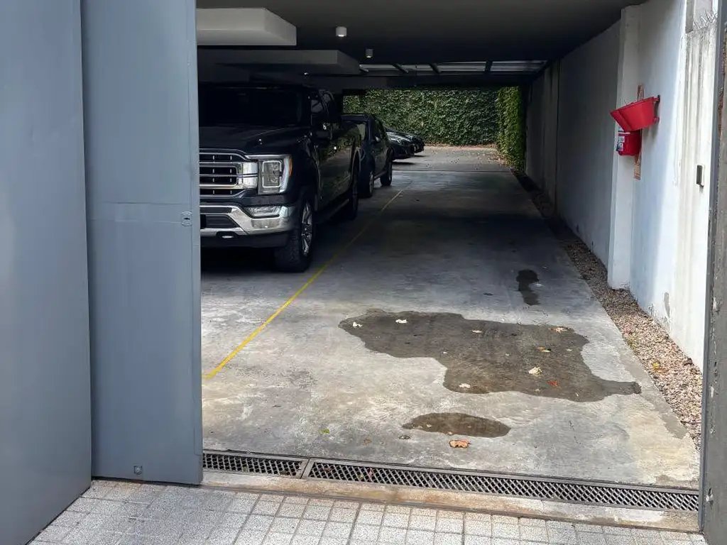 Foto de COCHERA Fija cómodo acceso todo vehículo Porton automatizado control, imagen 4