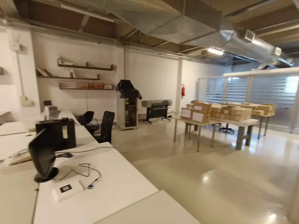 Foto de SALON 270 M2. Sin Columnas con ingreso camionetas- techo loza altura 4, imagen 1