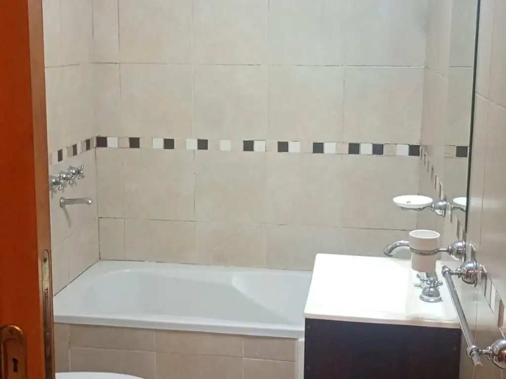 Foto de DEPARTAMENTO 2 AMBIENTESC/COCHERA OPCIONAL, ALTO PISO, imagen 2