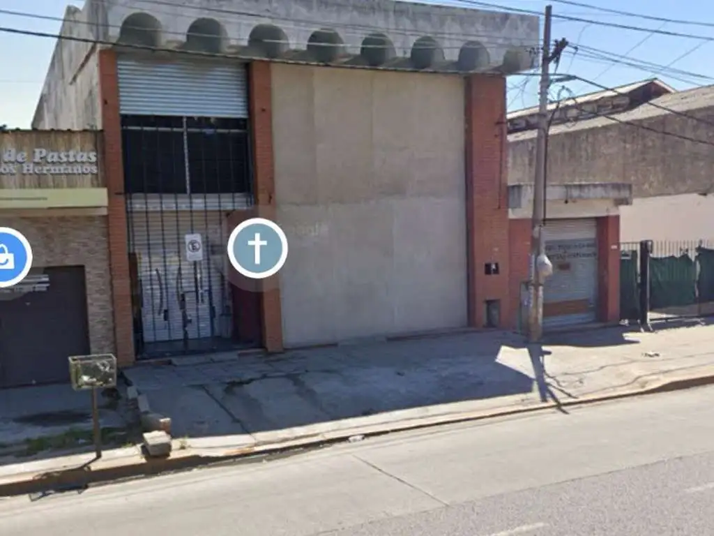 Foto de ESTUPENDO LOCAL SOBRE AV. CALCHAQUI AL NRO 71, imagen 3