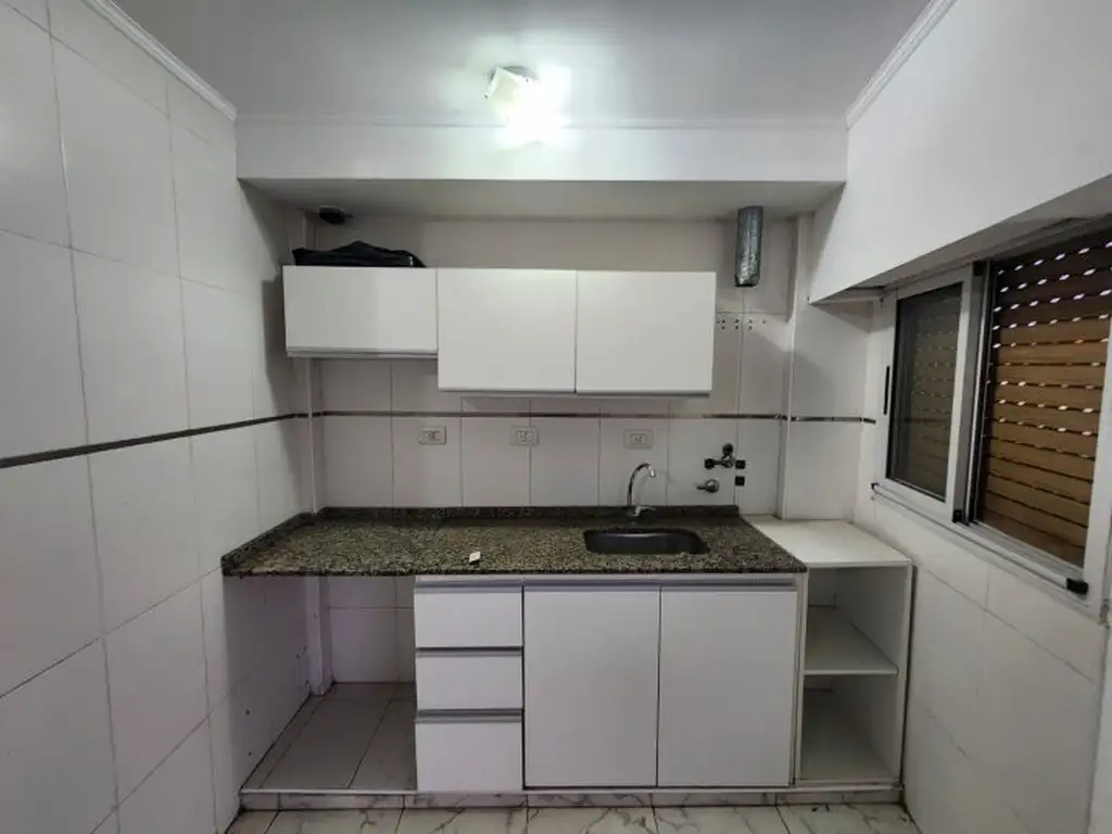 Foto de DEPARTAMENTO SOBRE AVENIDA, imagen 3
