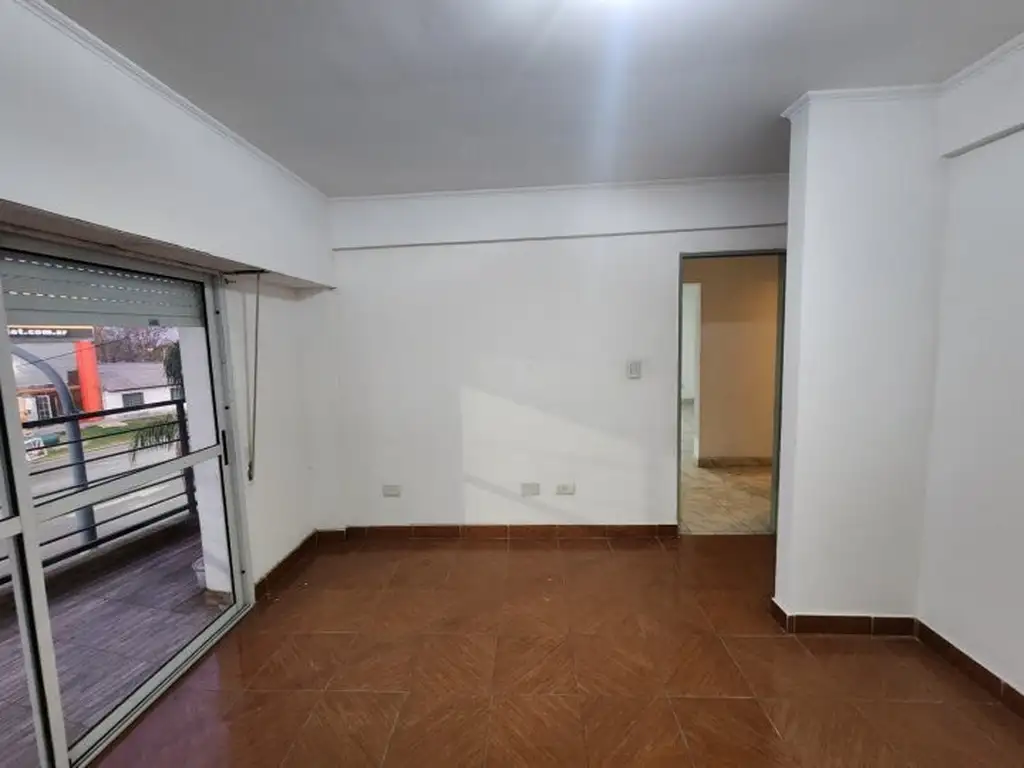 Foto de DEPARTAMENTO SOBRE AVENIDA, imagen 4