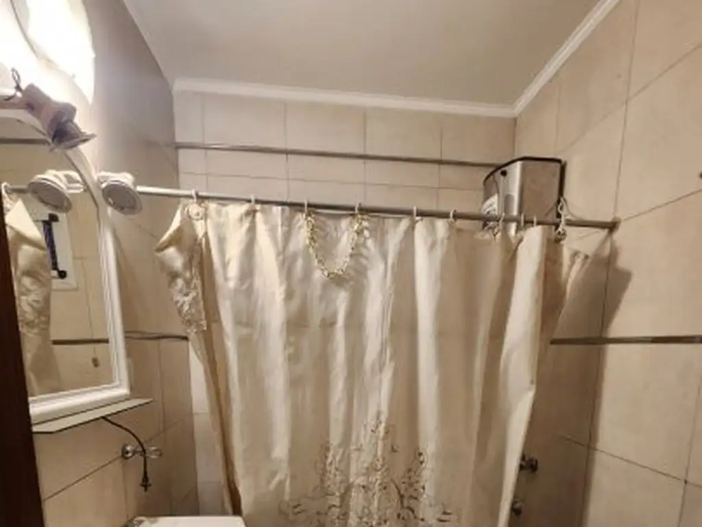 Foto de DEPARTAMENTO SOBRE AVENIDA, imagen 2