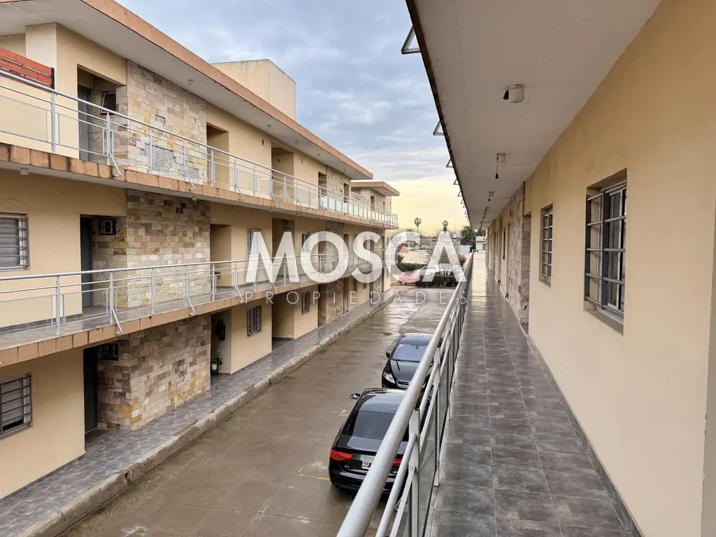 Foto de vendo en complejo cerrado Departamento en Moreno, imagen 1
