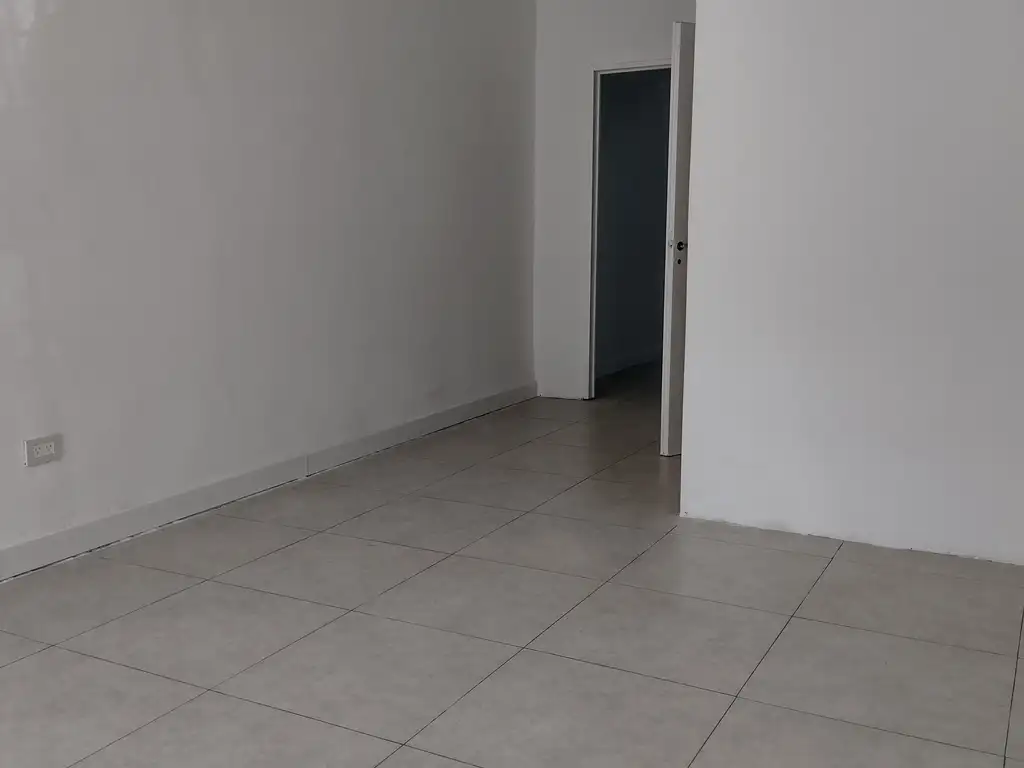 Foto de Amplio local en via publica. 3 baños, imagen 5