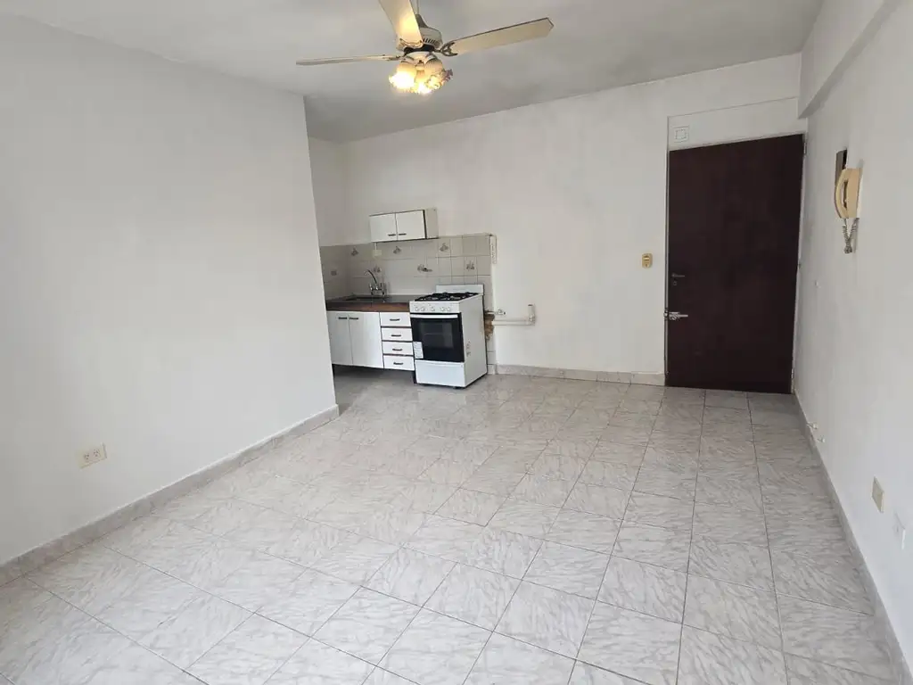 Foto de Rivadavia al 10400 - Apto Profesional, Alquiler, imagen 4