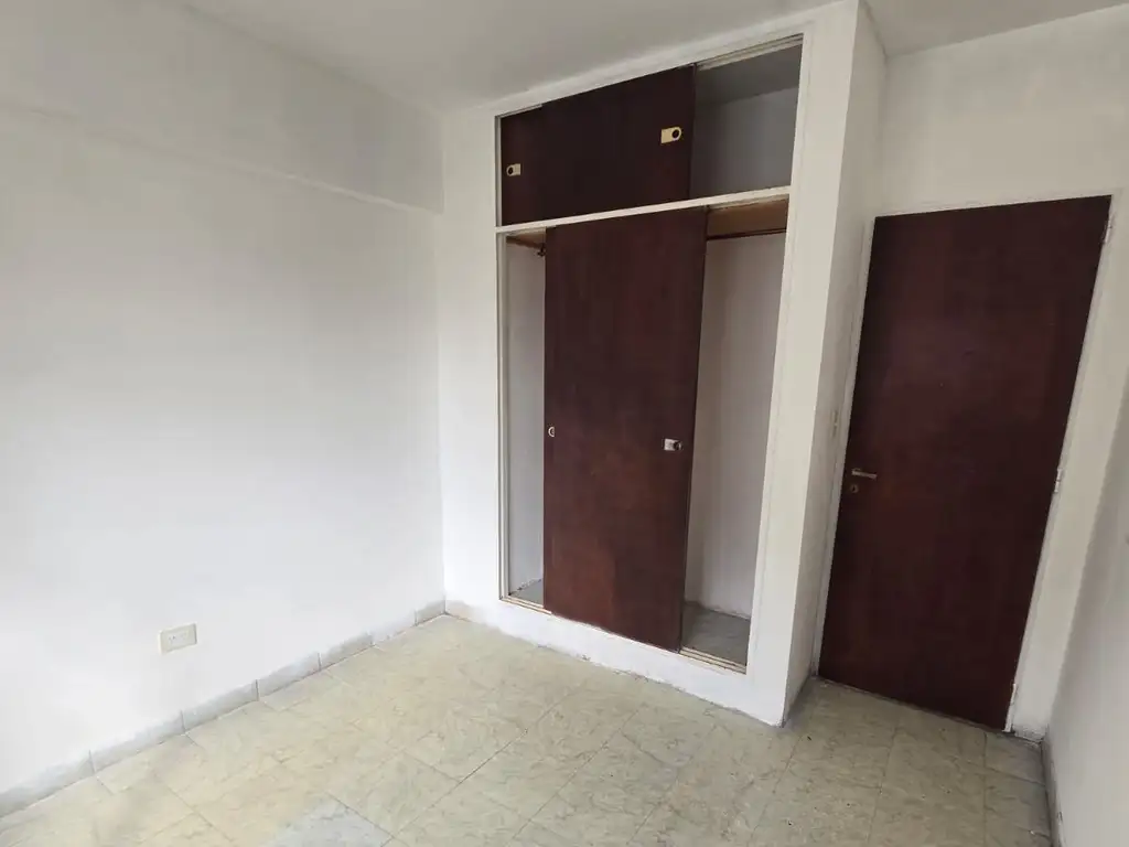 Foto de Rivadavia al 10400 - Apto Profesional, Alquiler, imagen 1