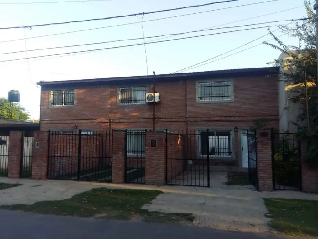 Foto de Duplex en alquiler Barrio Parque Field. 2 dormitorios + cochera + patio, imagen 1