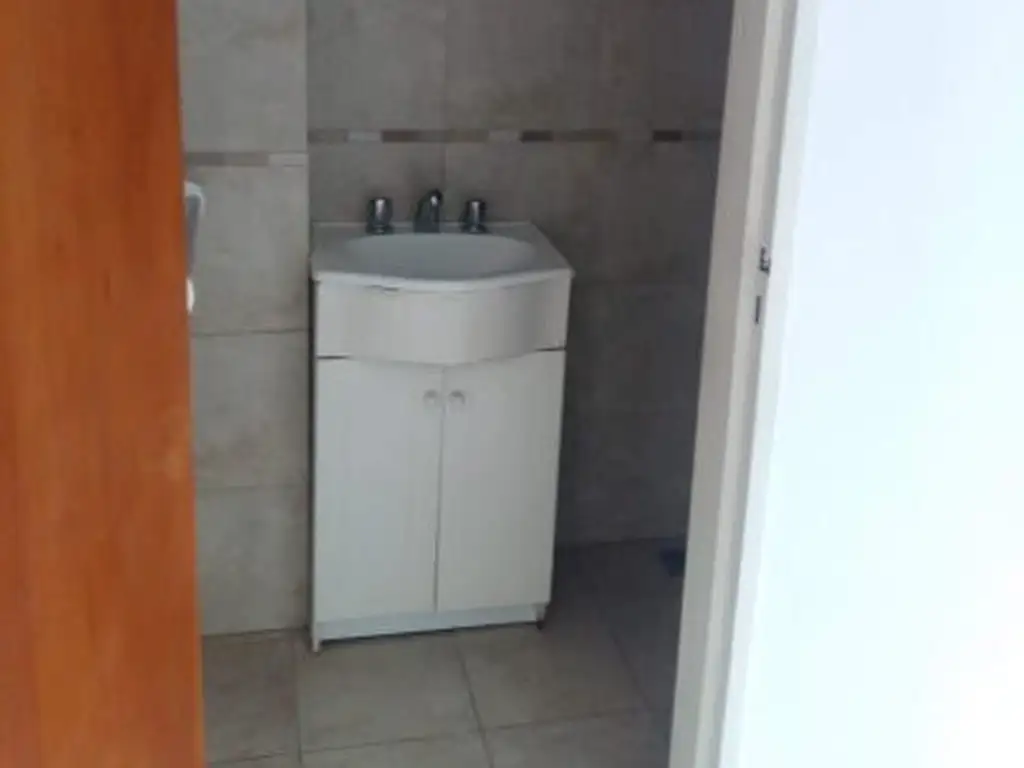 Foto de Duplex en alquiler Barrio Parque Field. 2 dormitorios + cochera + patio, imagen 3