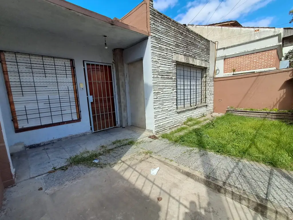 Foto de pH DE DOS AMBIENTES AL FRENTE CON ENTRADA DE AUTO !!!!!, imagen 2