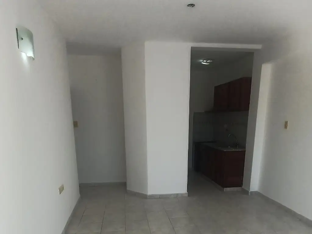 Foto de DEPARTAMENTO 2 AMBIENTES - ZONA CENTRO, PRESIDENTE ROQUE SÁENZ PEÑA, imagen 3