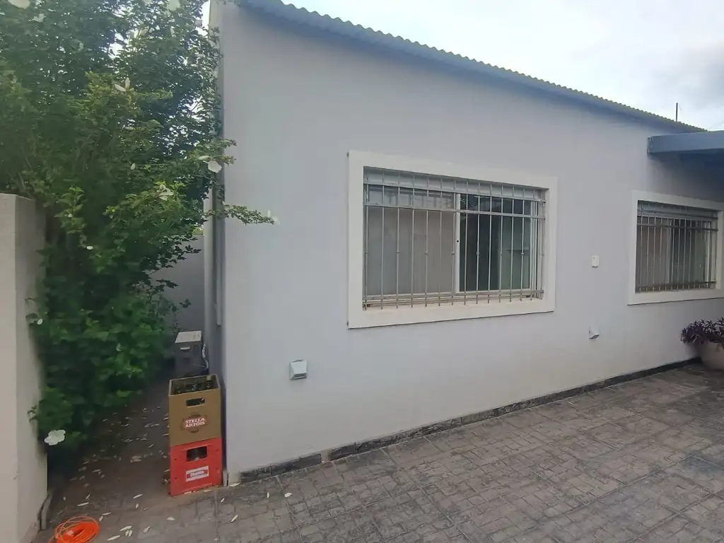 Foto de Alquiler de amplia casa - 3 Dormitorios - Pileta - ibarlucea, imagen 3