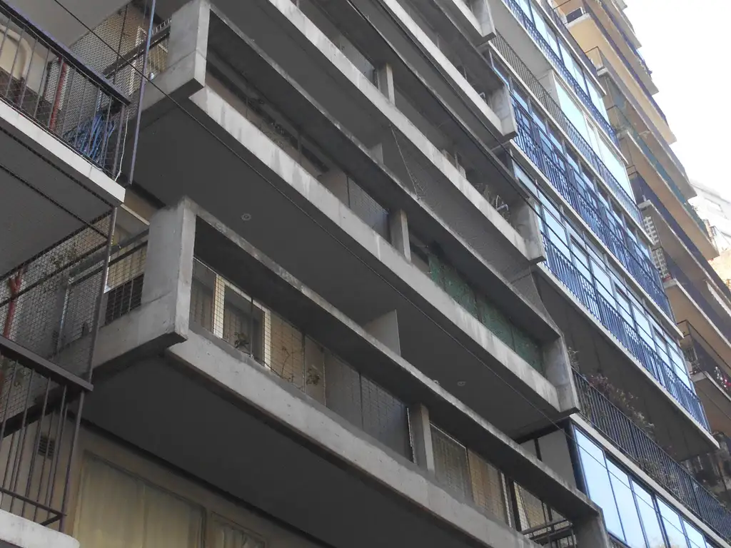 Foto de Amplio monoambiente apto profesional al frente sobre Av. Las Heras, imagen 2