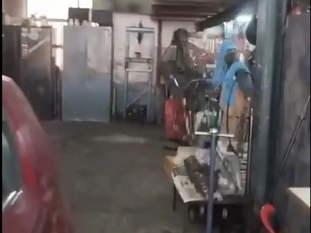 Foto de Local Comercial ideal Taller, Depósito o Múltiples Usos – ¡Impecable, imagen 3