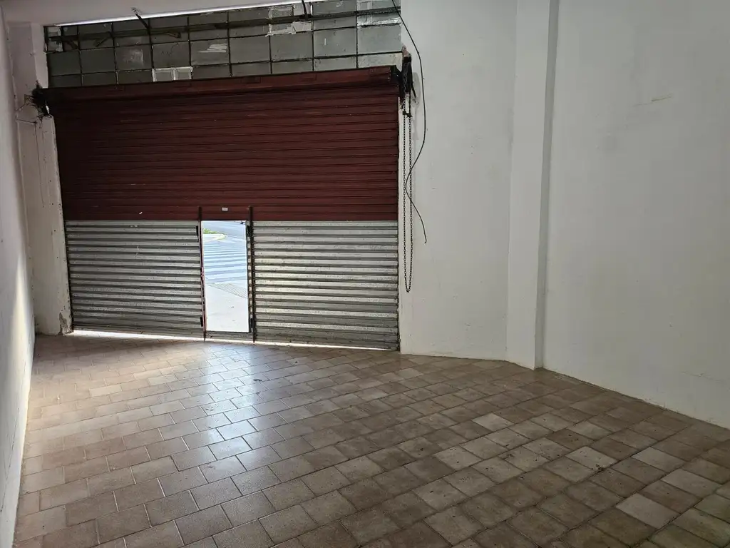 Foto de Local en alquiler Cañada de Gomez, esquina Tabaré, imagen 2
