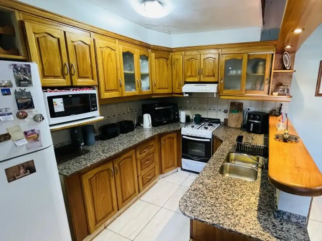 Foto de Casa en Venta 3 Dormitorios, Cochera y pileta en Barrio Belgrano, imagen 3