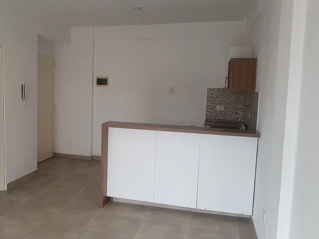 Foto de Monoambiente al frente con balcón, imagen 2