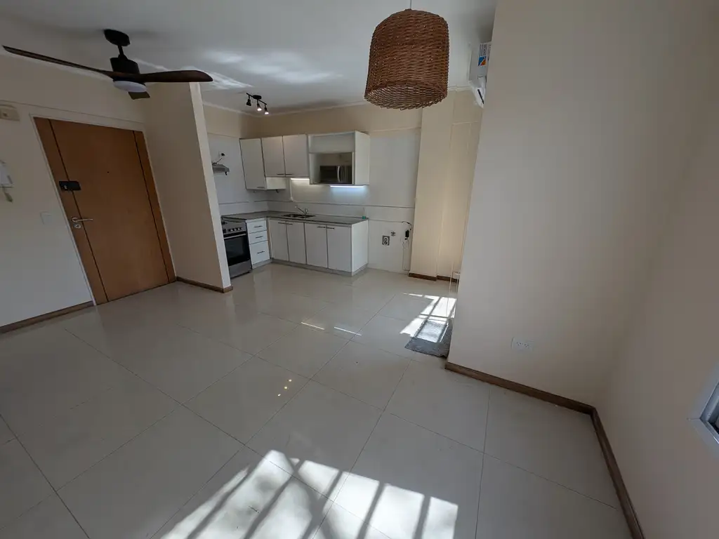 Foto de Alquiler 2 AMBIENTES BALCÓN IMPECABLES¡¡¡¡¡ frente Apto Prof. Todo luz, imagen 4