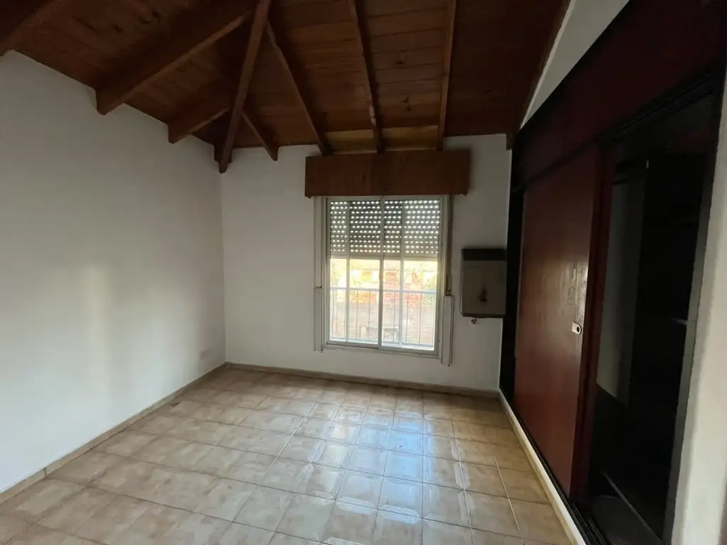 Foto de Dúplex en alquiler c/ cochera en Belén de Escobar, imagen 2