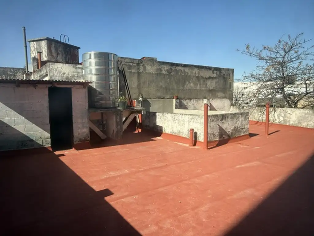 Foto de LOCAL EN DOS PLANTAS 375 M2 CUBIERTOS MAS GRAN TERRAZA, imagen 3