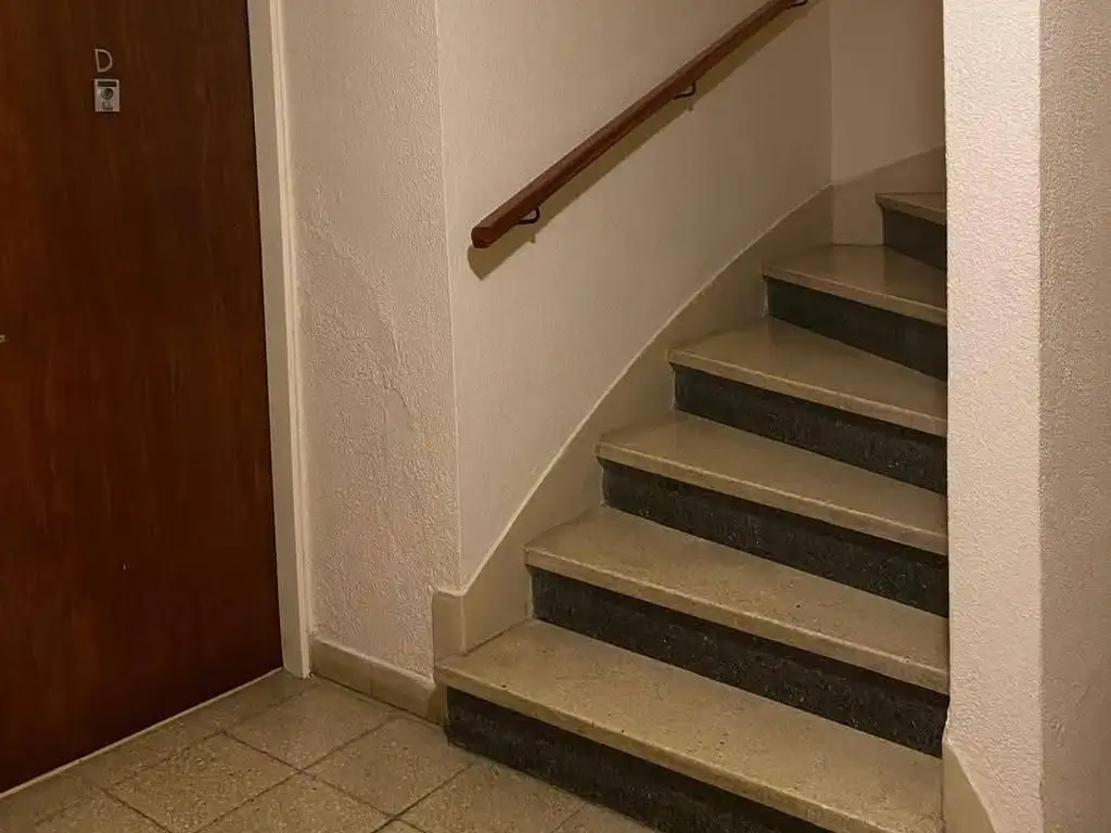 Foto de Alquiler disponible 3 ambientes amoblado en el centro, imagen 2