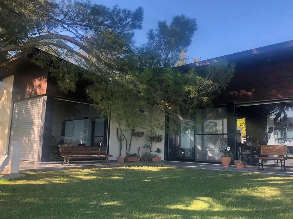 ALQUILER CASA EN PLAYA MANSA - ARROYO SECO 9000 METROS 