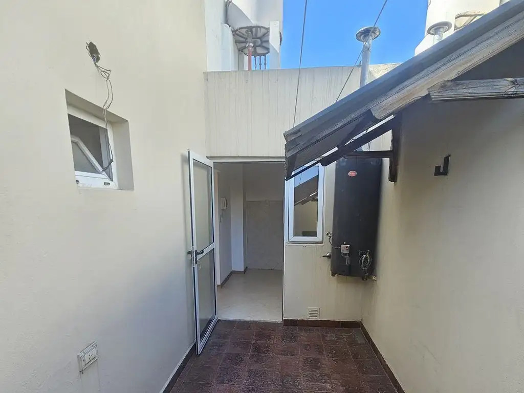 Foto de Excelente Ph 2 Ambientes 1ºPiso al Frente - Balcon Aterrazado - Patio, imagen 4