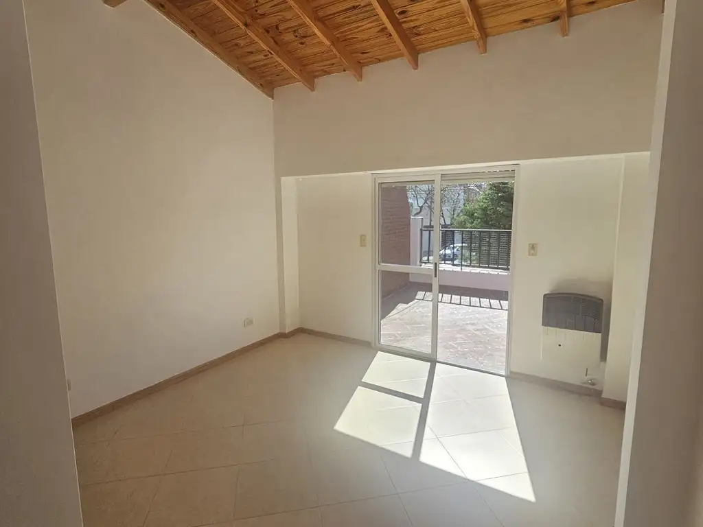 Foto de Excelente Ph 2 Ambientes 1ºPiso al Frente - Balcon Aterrazado - Patio, imagen 1