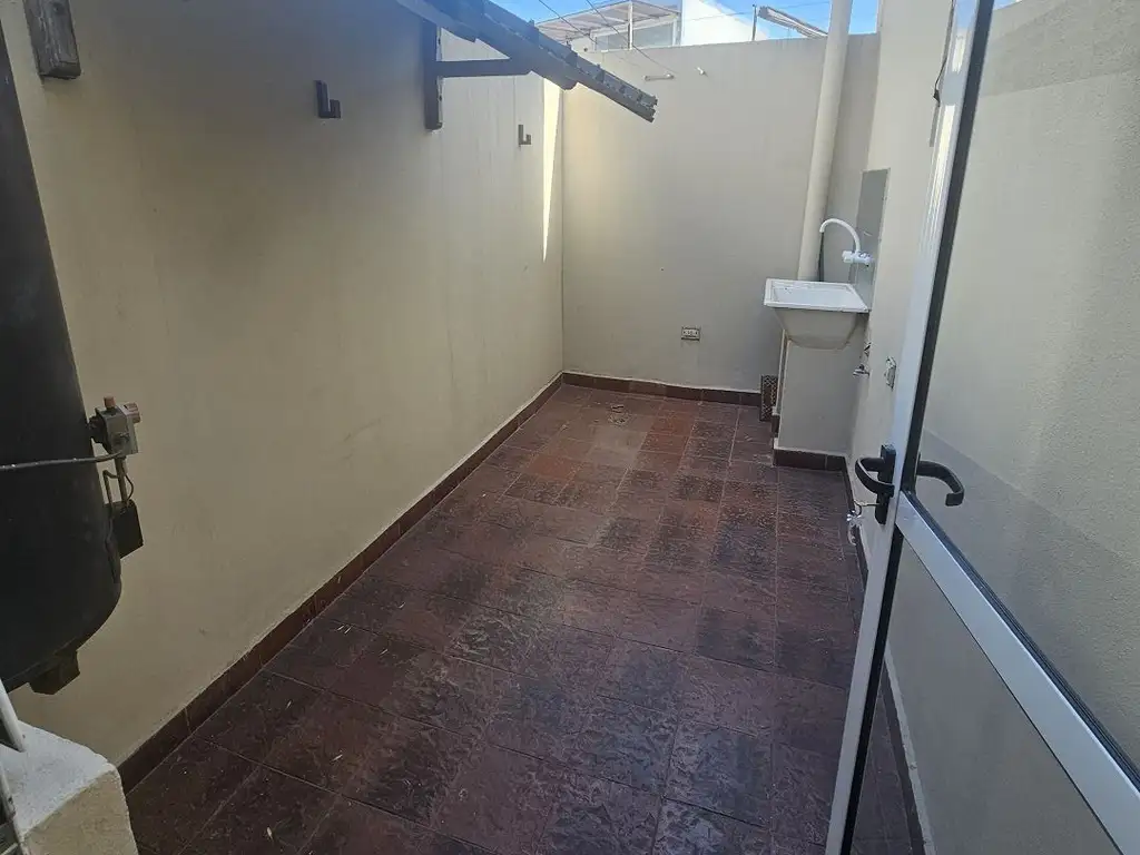 Foto de Excelente Ph 2 Ambientes 1ºPiso al Frente - Balcon Aterrazado - Patio, imagen 5